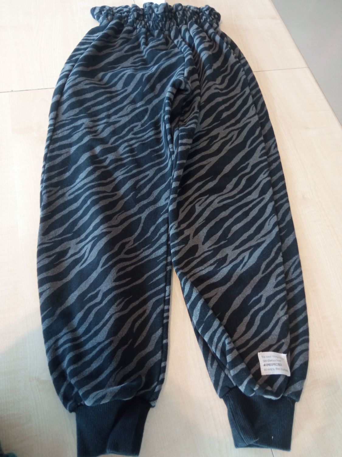 Pantaloni bimba 11/12 anni Zara