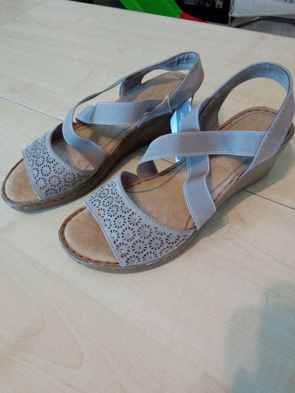 Sandali donna n.36 Marco Tozzi nuovi Sandali donna n.36 Marco Tozzi nuovi