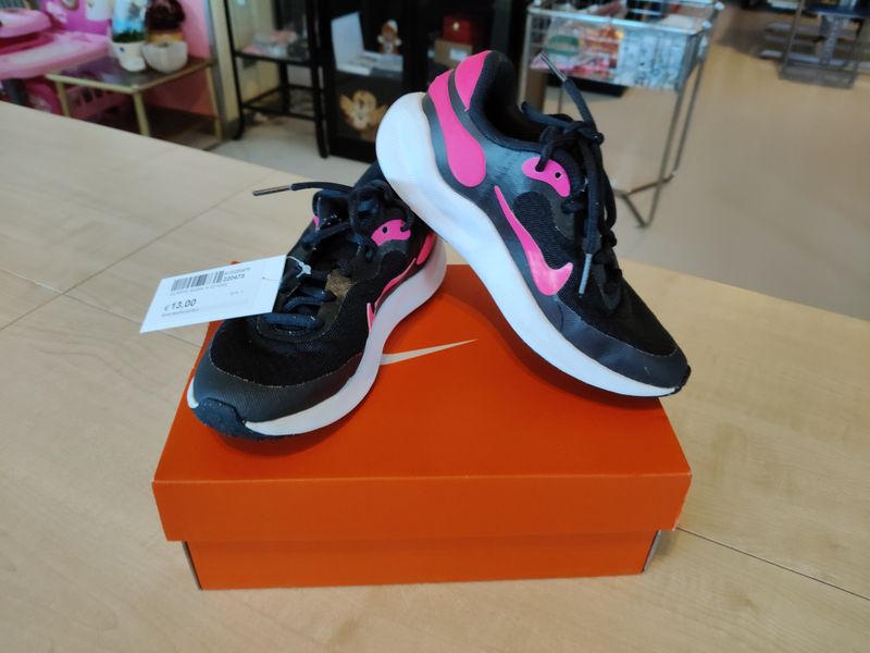 Scarpe bimba n.32 Nike