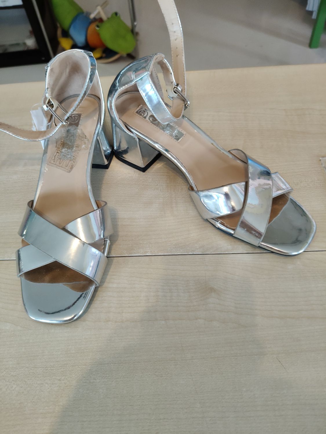 Sandali donna n.37 Castro