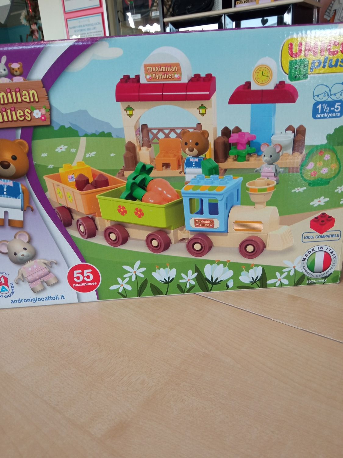 Unico plus Maximilian families