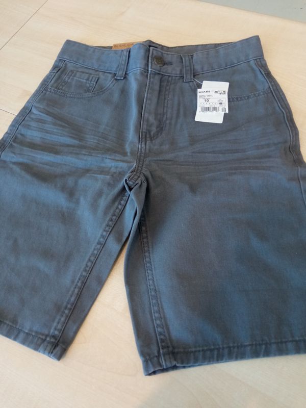 Pantaloni corti bimbo 10 anni Kiabi nuovi