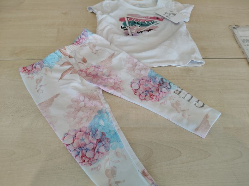 Completo bimba 6/9 mesi Guess