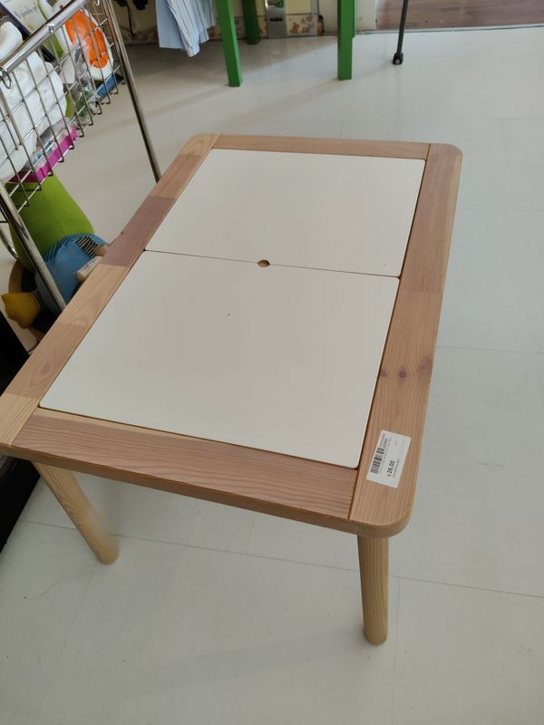 Tavolo per bambini Flisat Ikea