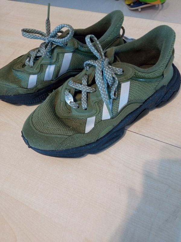 Scarpe bimbo n.39.5 Adidas Ozweego