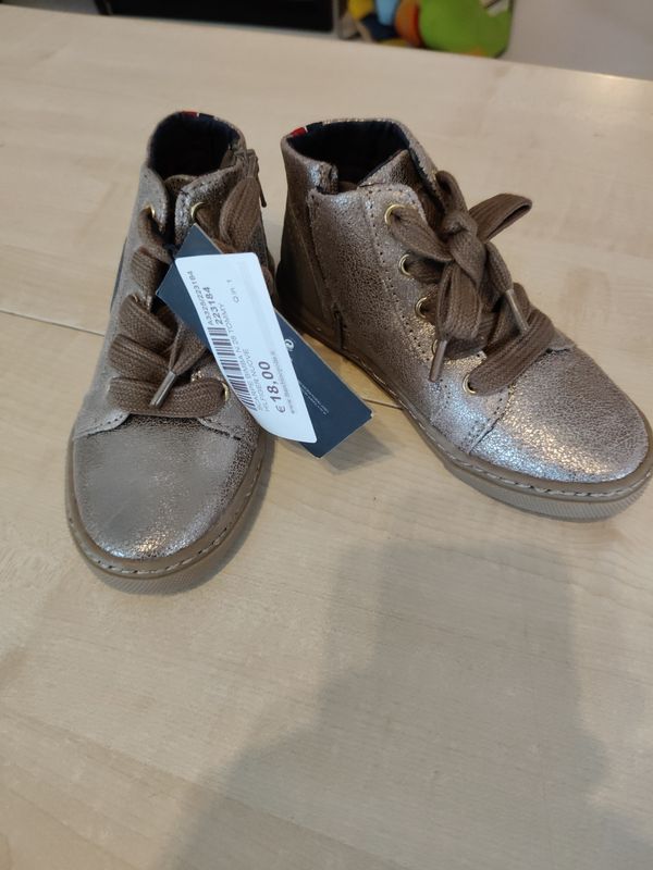 Scarpe bimba n.28 Tommy Hilfiger nuove