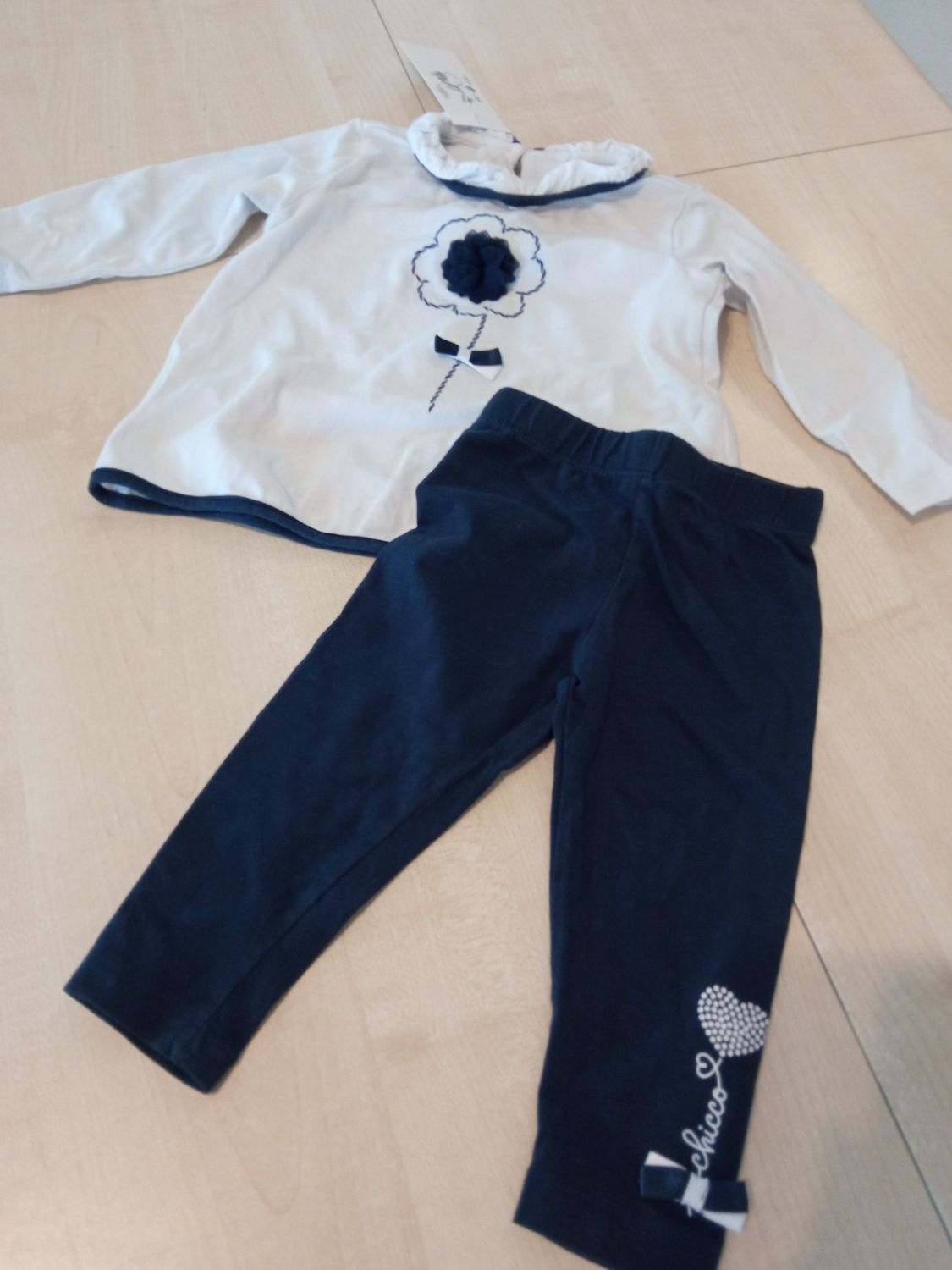 Completo bimba 9 mesi Chicco