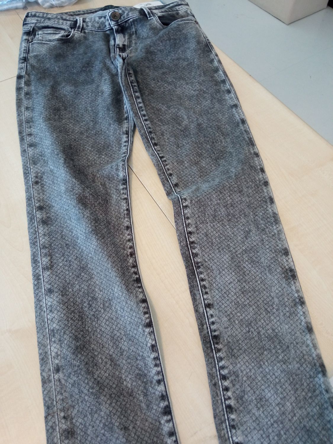 Pantaloni donna tg 29 Guess