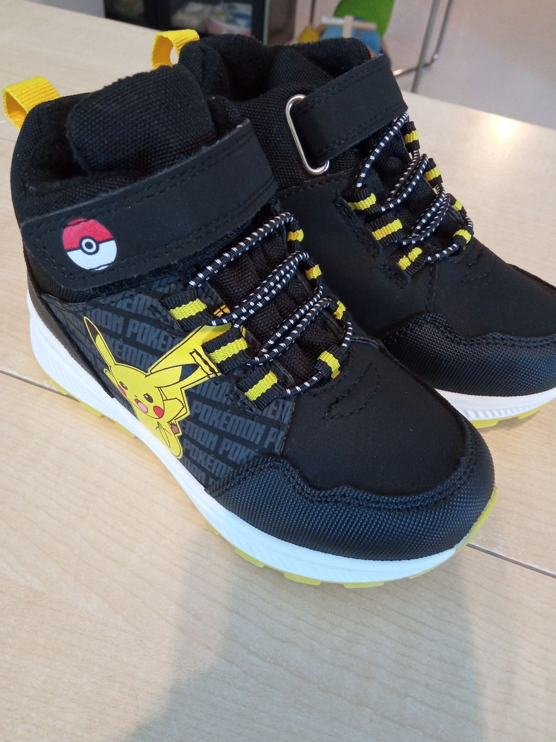 Scarpe bimbo n.26 Pokemon
