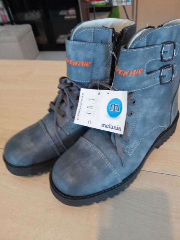 Scarpe bimba n.35 Melania nuove