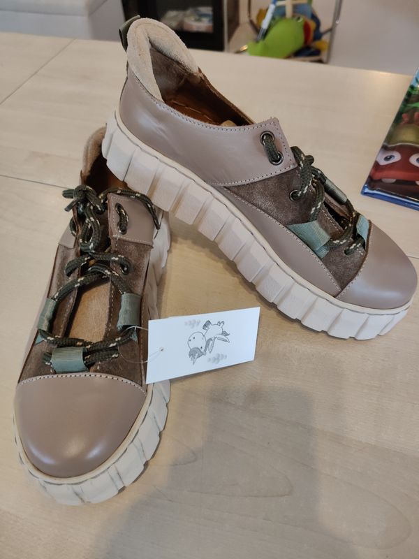 Scarpe bimba n.36 Unudoitre