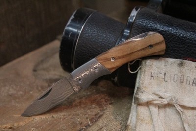 Boker Magnum Mistress 2.36"  Lockback Knife, Olive Wood / Damascus ( Discontinued )