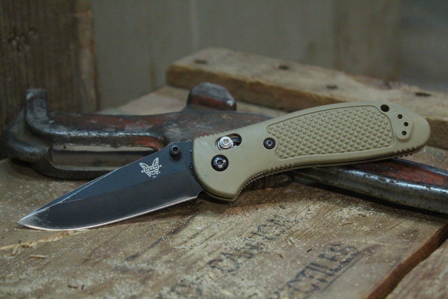 Benchmade Griptilian 3.45&quot; AXIS Lock Knife / Black / Sand (Pre-Owned)