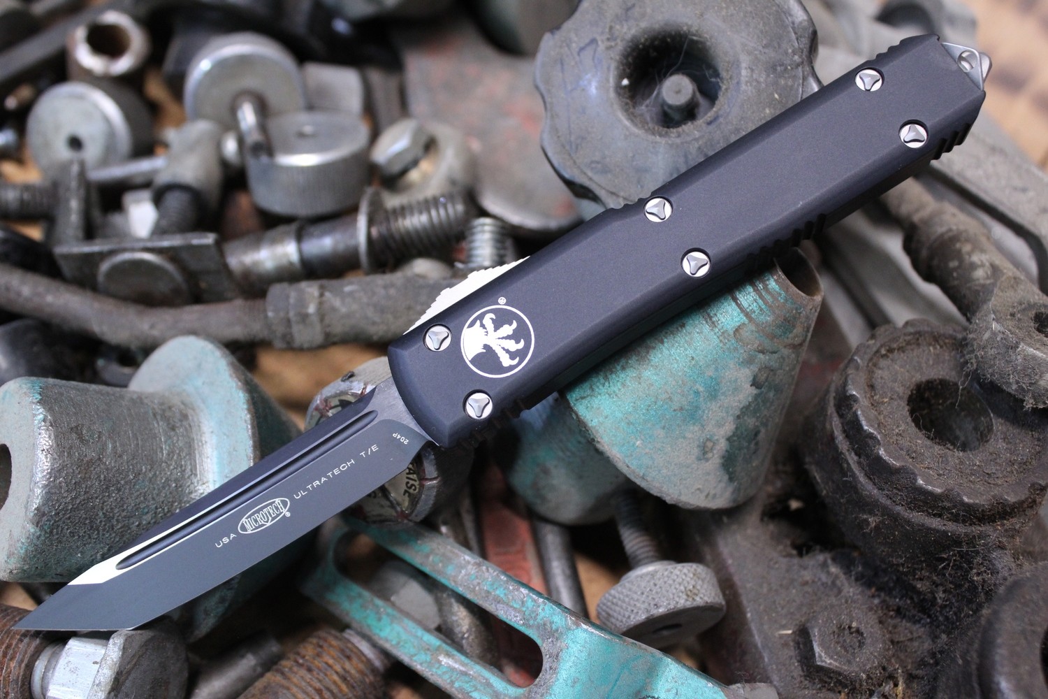 Microtech Ultratech T/E 3.4&quot; OTF Automatic Tanto, Black / Black