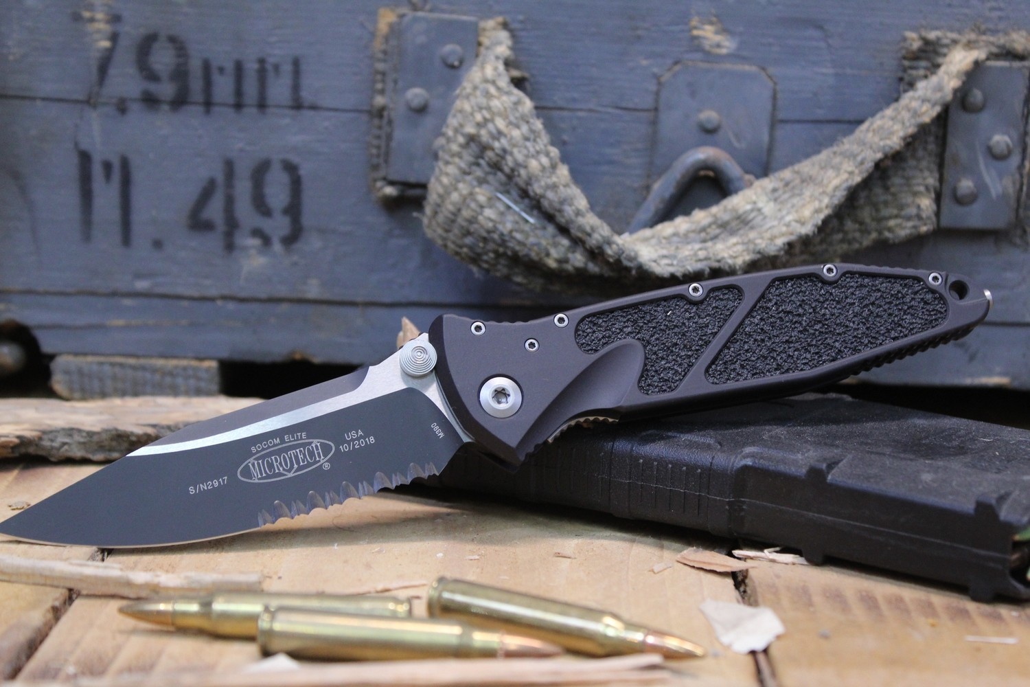 Microtech Socom Elite 4&quot; Manual Knife, Black / Two Tone Serrated