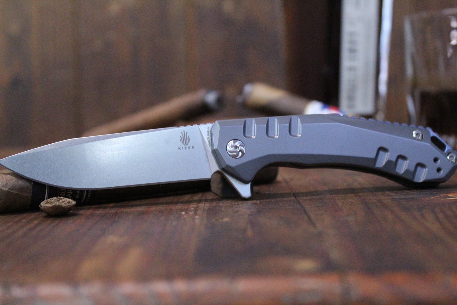 Kizer Basalt 3.2&quot; Frame Lock Knife, Titanium / Stonewash