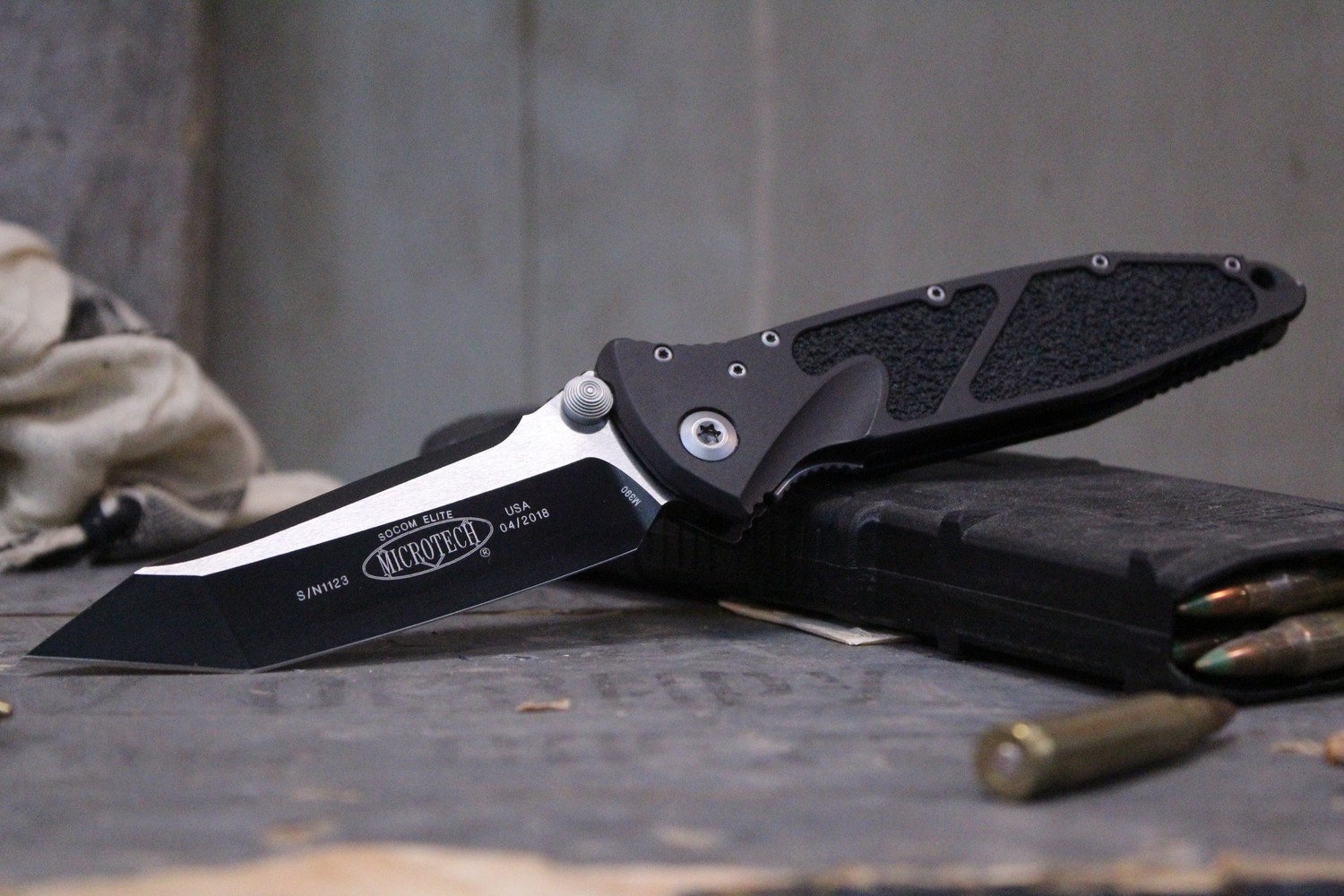 Microtech Socom Elite 4&quot; Tanto Manual Knife, Black / Two Tone ( Pre Owned )