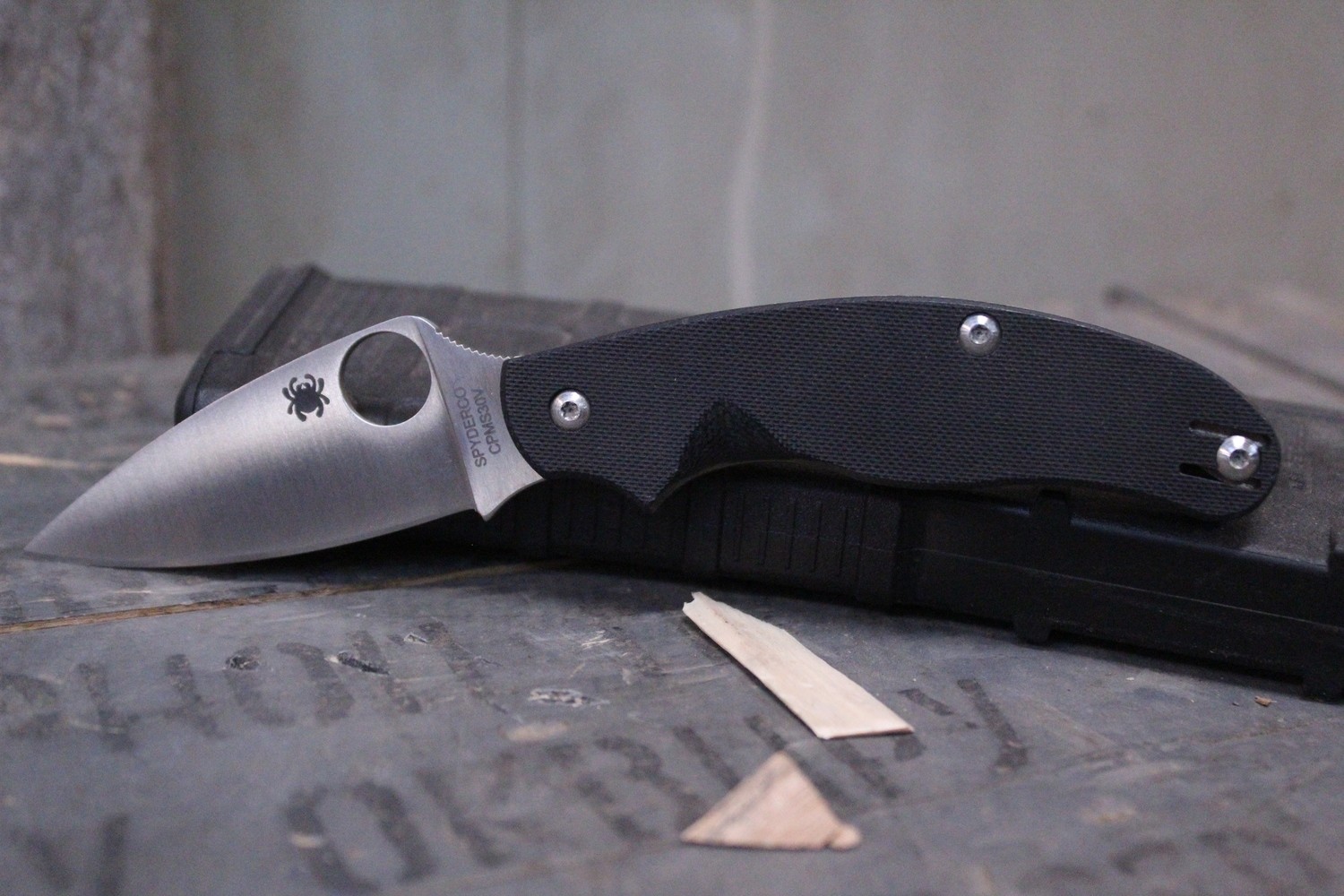 Spyderco UK Penknife 2.94&quot; Folding Knife, Black G-10 / Satin S30V ( Pre Owned )