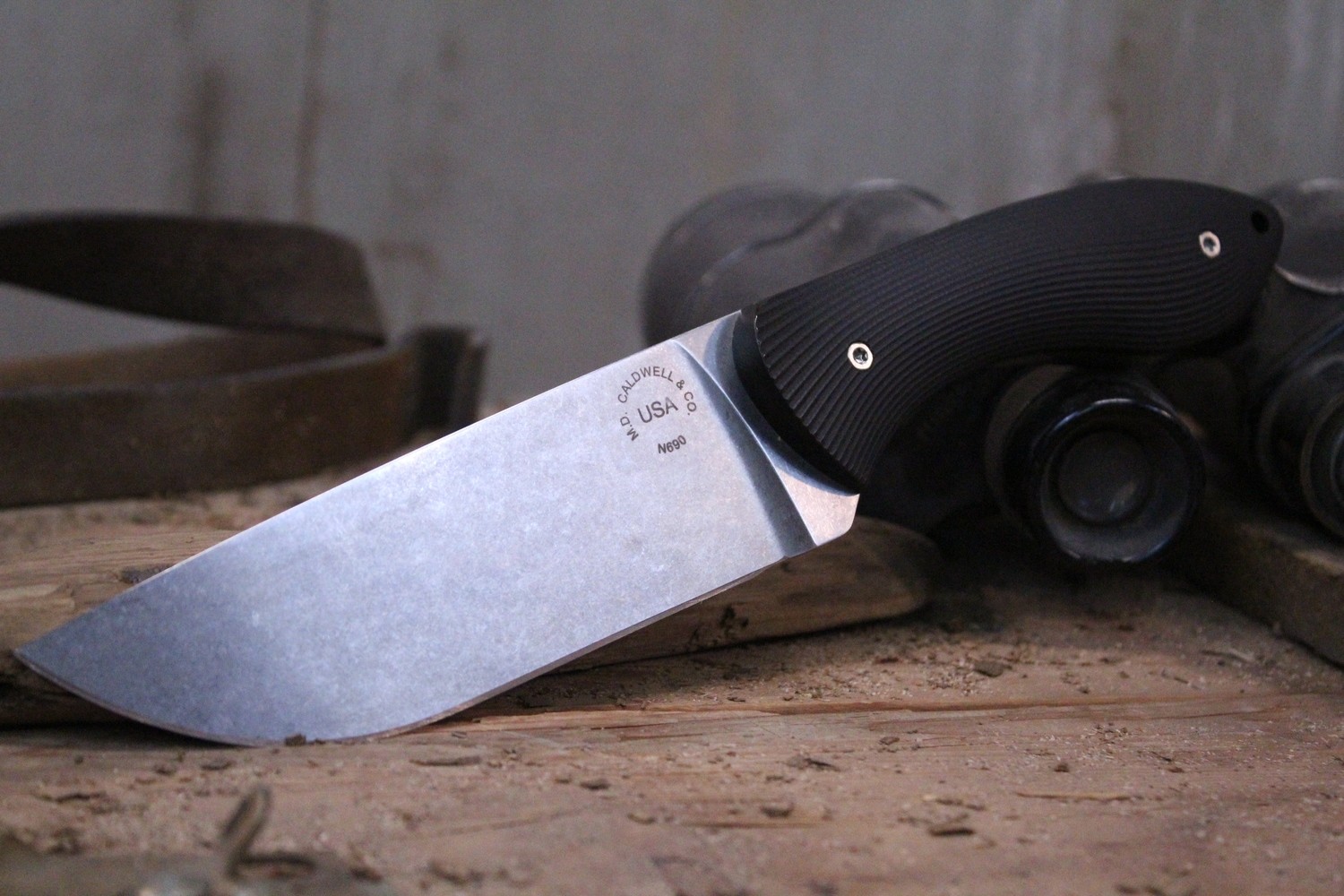 M.D. Caldwell &amp; Co. Model 2-5 4.75&quot; Drop Point, Black Linen Micarta / Stonewash N690 ( Pre Owned )
