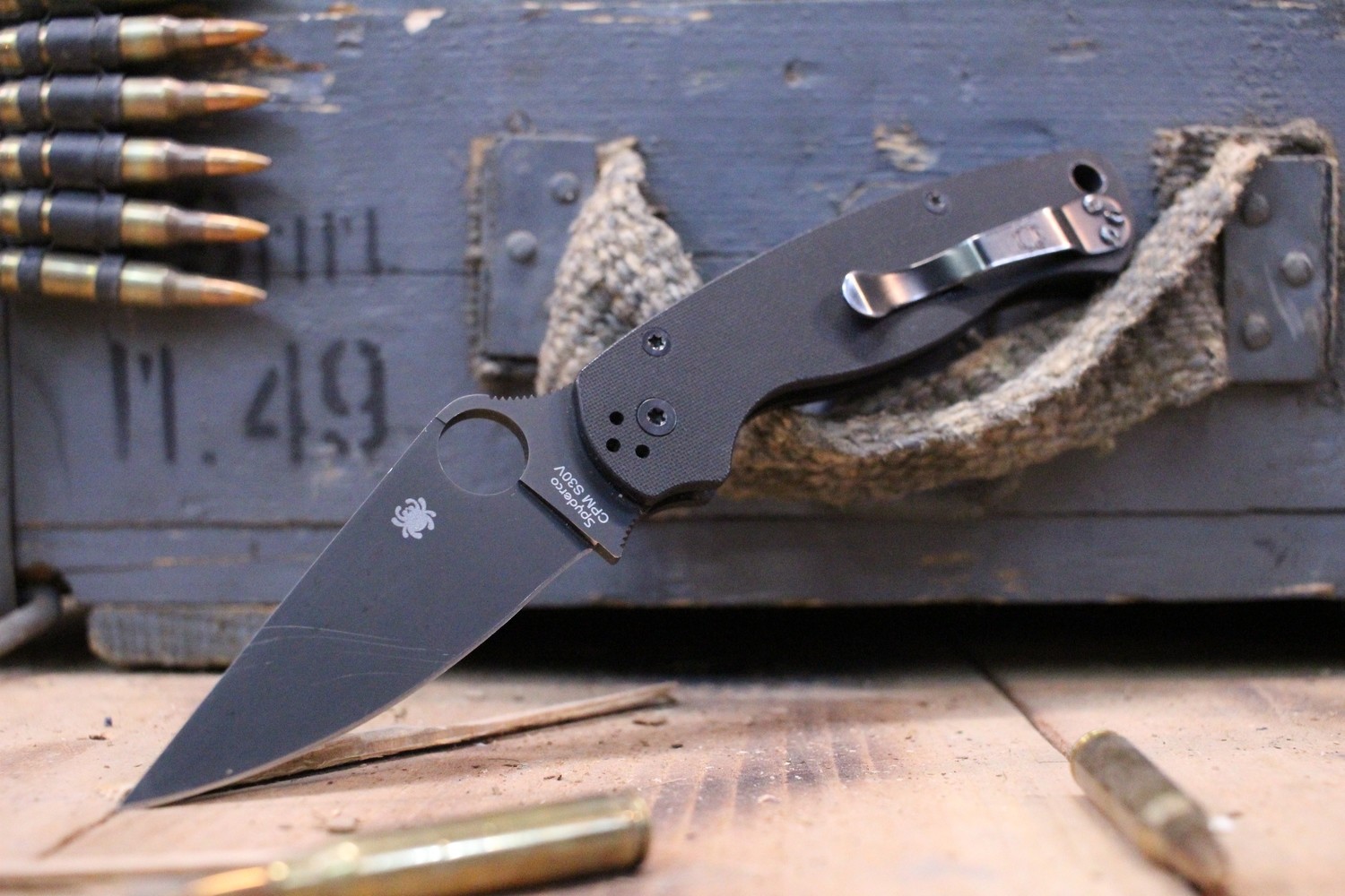 Spyderco Paramilitary 2 3.44&quot; Knife, Black G-10 / Black S30V ( Pre Owned )