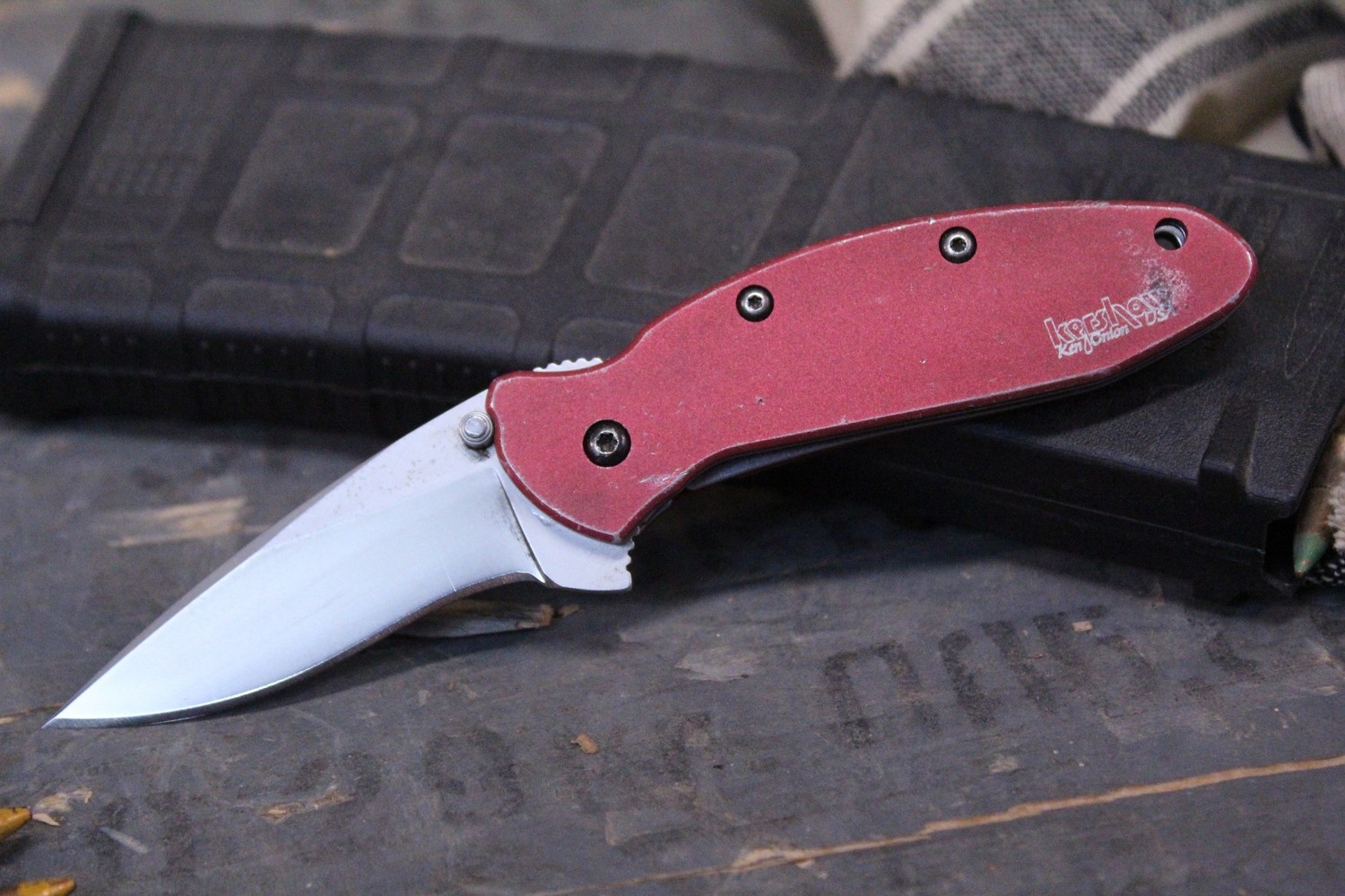 Kershaw Scallion 2.25&quot; Assisted Opening Knife, Red / Satin ( Pre Owned )