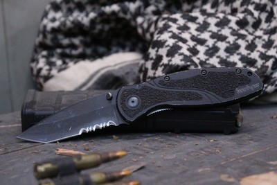 Kershaw Blur Tanto 3.375&quot; Assisted Linlerlock Folder / Black Aluminum / Black Serrated ( Pre Owned )