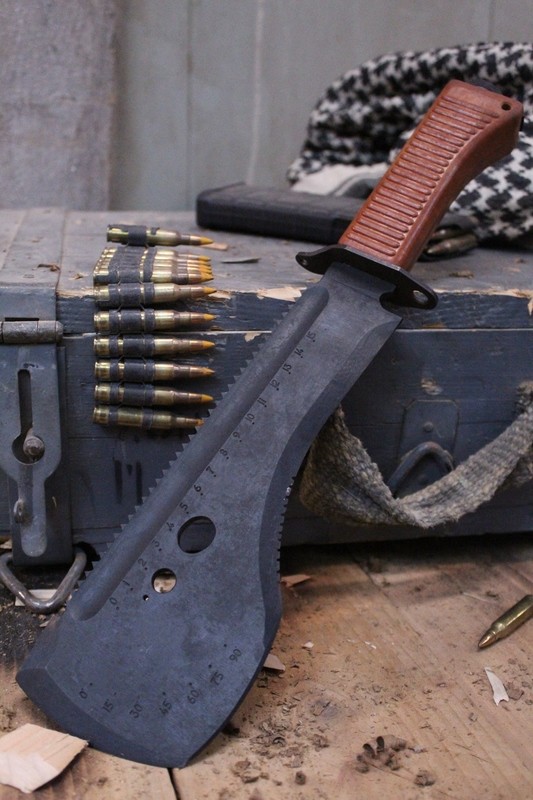 Sovietski Spetsnaz 9" Survival Machete , Brown Bakelite / Black High