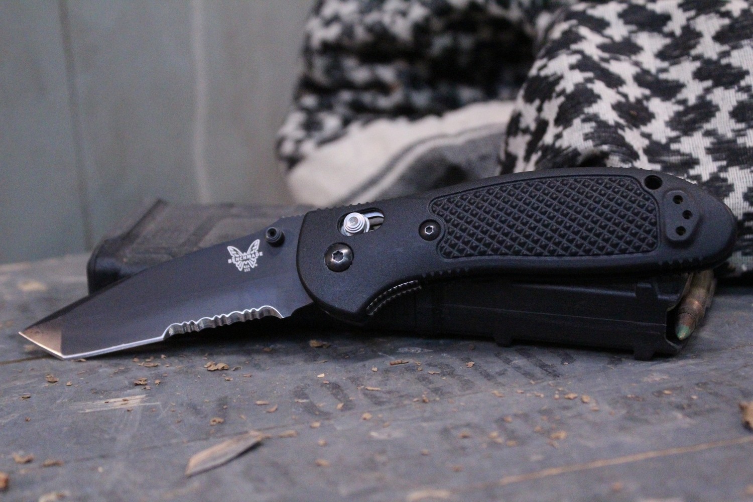 Benchmade Griptilian Tanto 3.45&quot; AXIS Lock Knife / Black Serrated / Black (Pre-Owned)