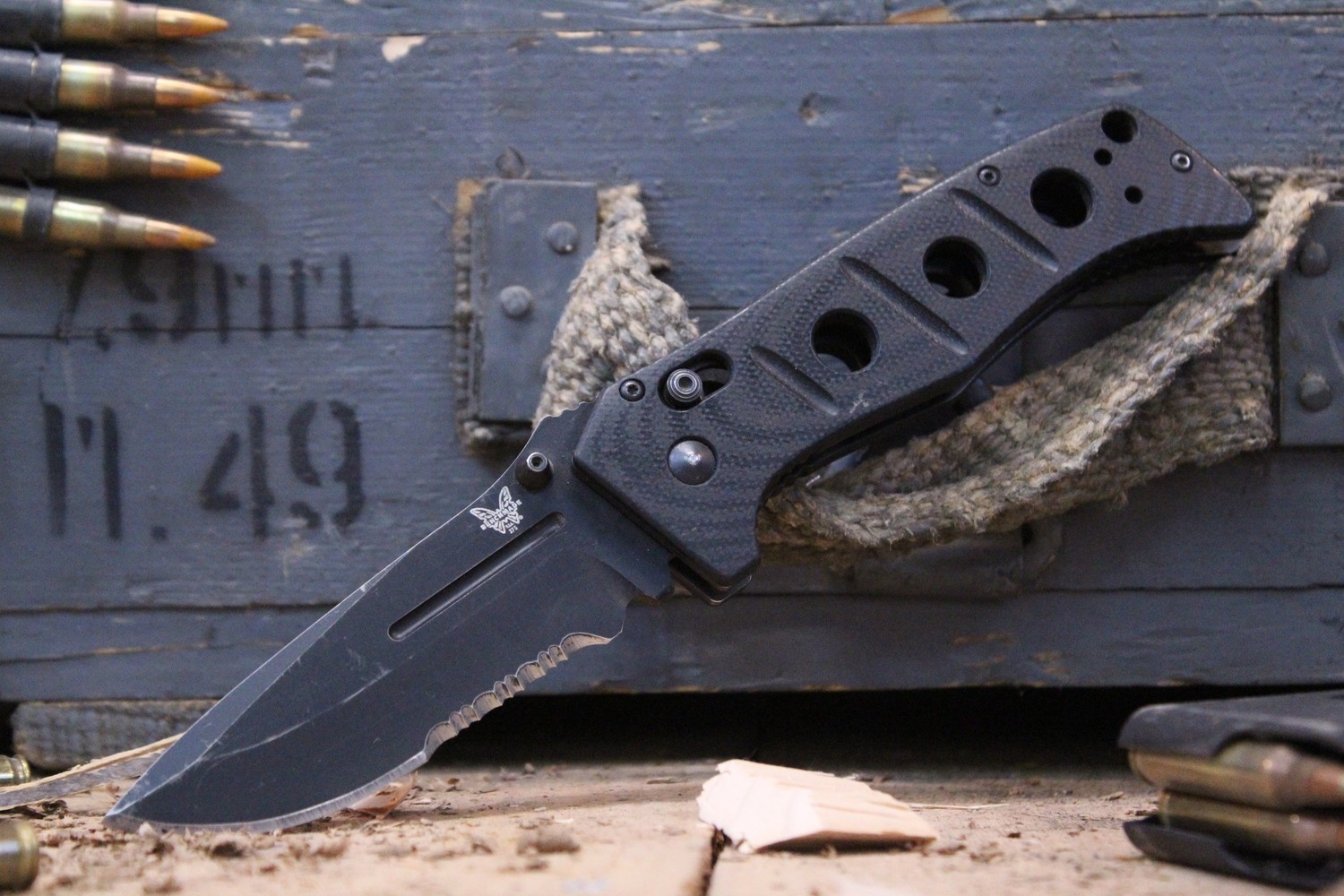 Benchmade Adamas 3.82&quot; AXIS Lock Knife / Black Serrated / Black G10 (Pre-Owned)