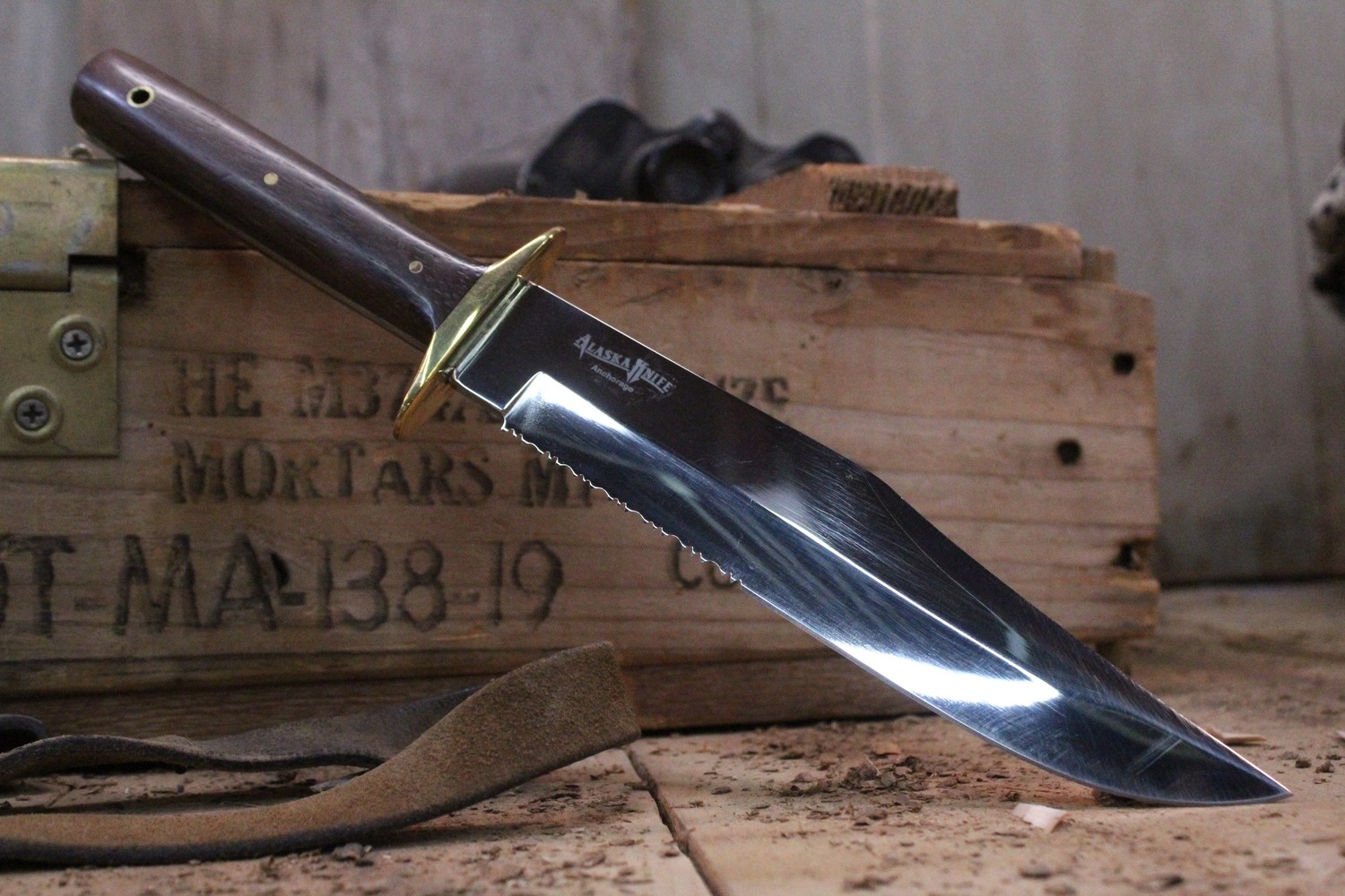 Thomas Trujillo Fighter 8&quot; Bowie, Gunstock Wood / Serrated Polished High Carbon Steel