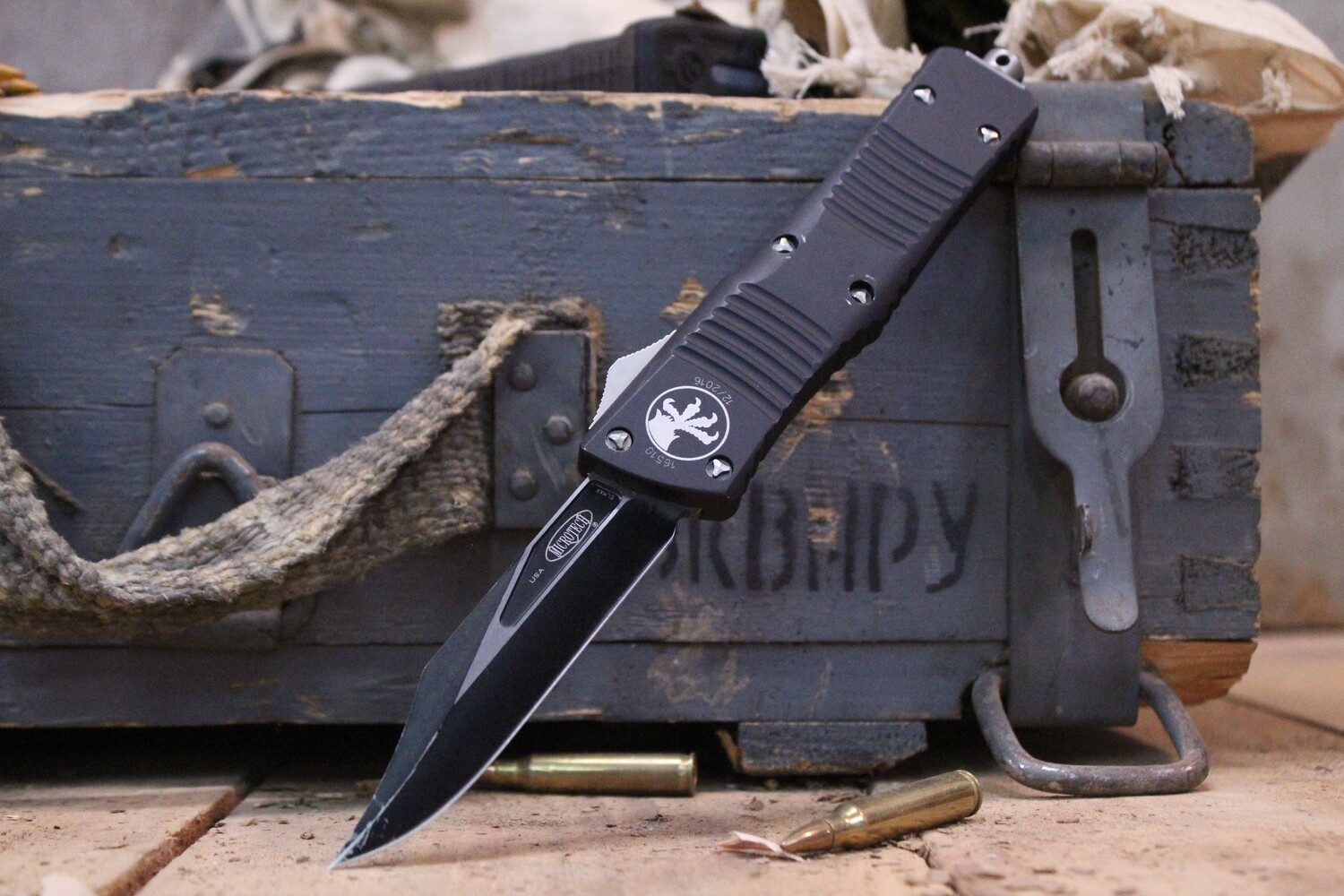 Microtech Combat Troodon Bowie 3.8&quot; OTF Knife, Black / Black ( Pre Owned )
