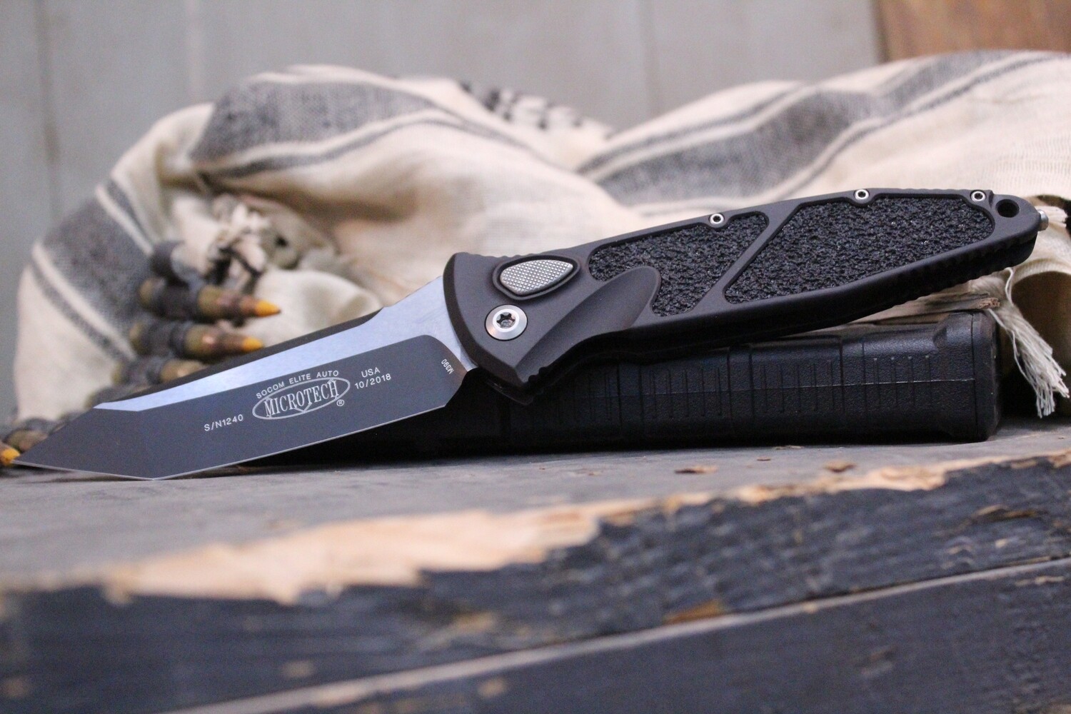 Microtech Socom Elite T/E 4&quot; Automatic Knife, Black / Two Tone ( Pre Owned )