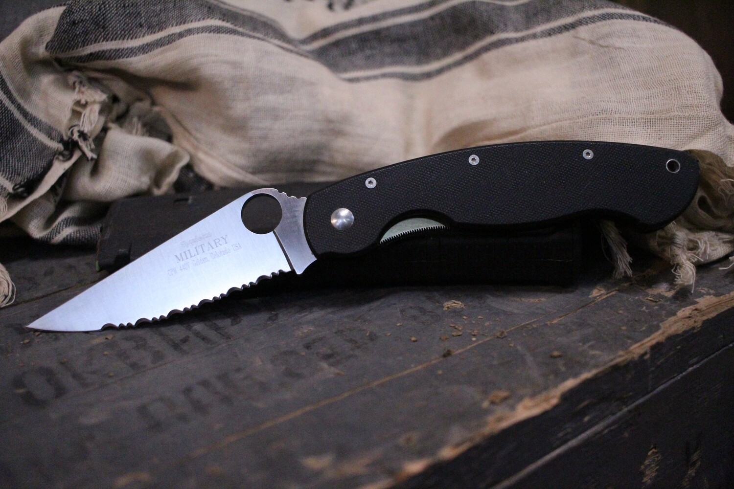 Spyderco Classic Military 4&quot; Linerlock Folding Knife / Black G10 / Satin Serrated CPM-440V (Pre Owned / No Box )