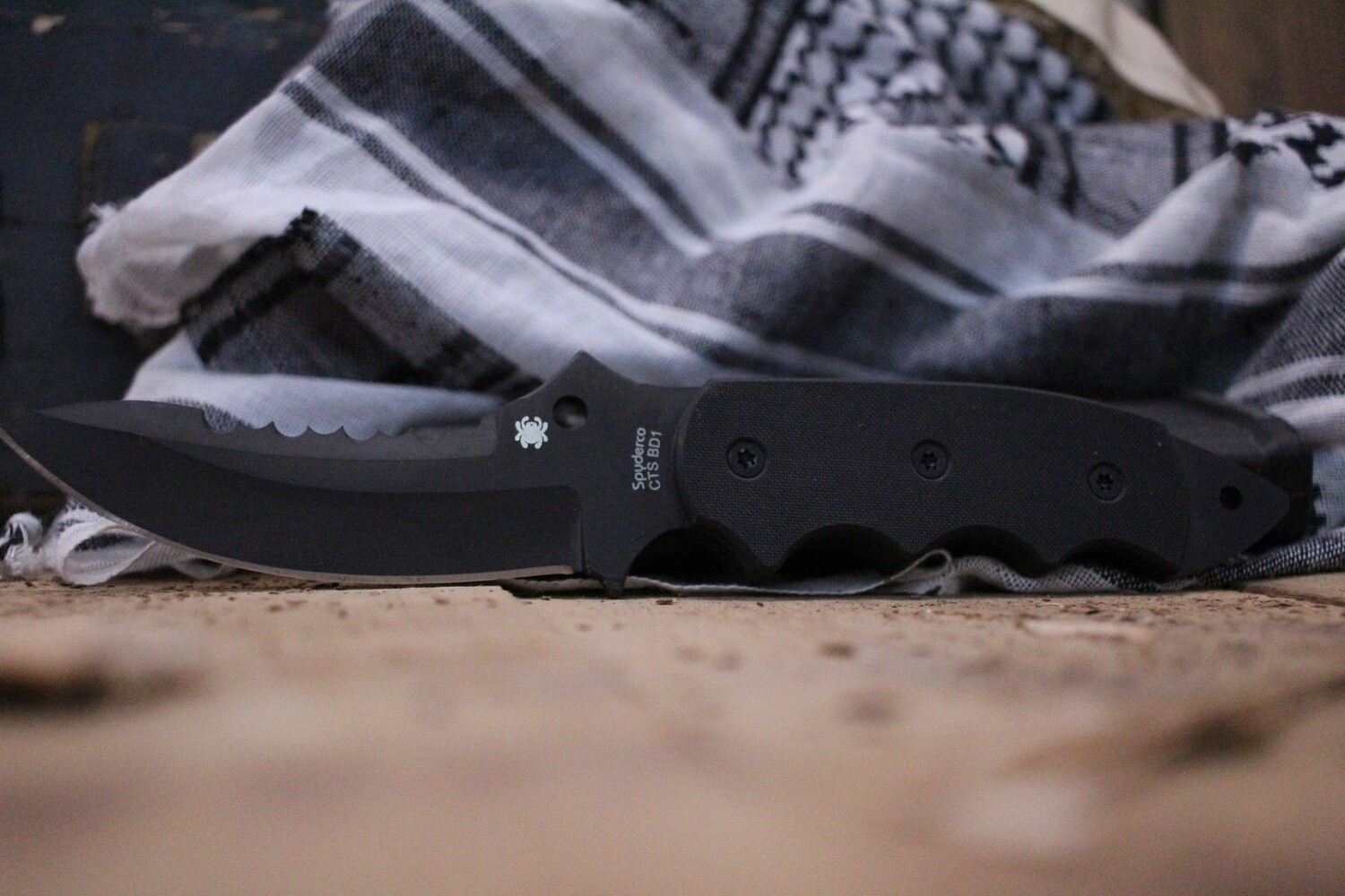 Spyderco Pygmy Warrior 4.6&quot; Fixed Blade Knife,  Black G10 / Black Hollow Ground ( Pre Owned )