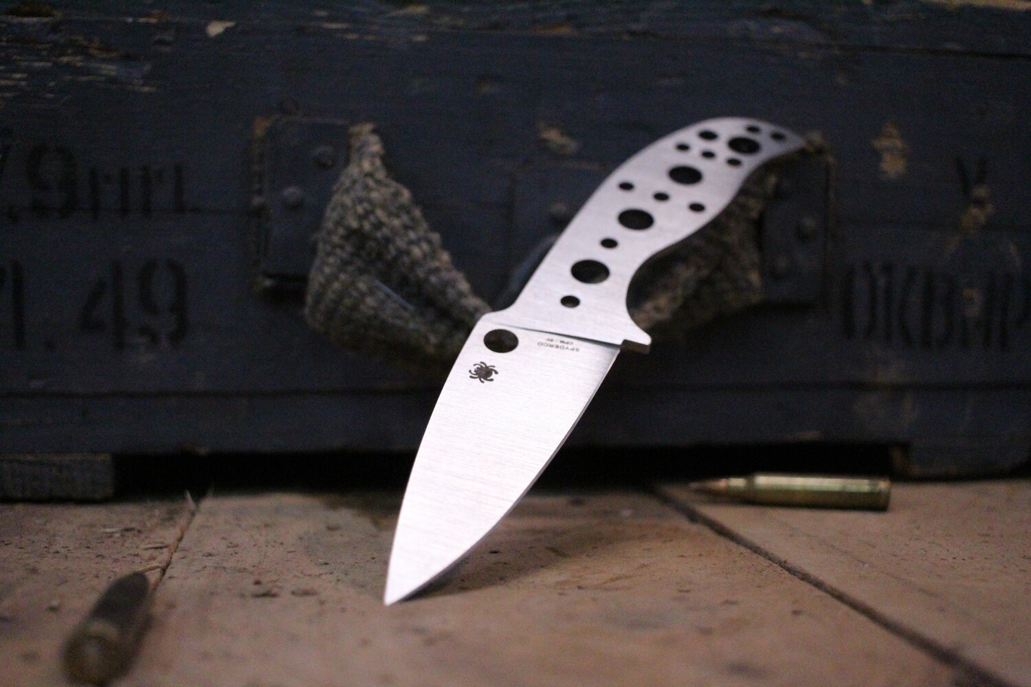 Spyderco Mule Team 21 3.75&quot; 4V Fixed Blade Tester, No Handles / Satin