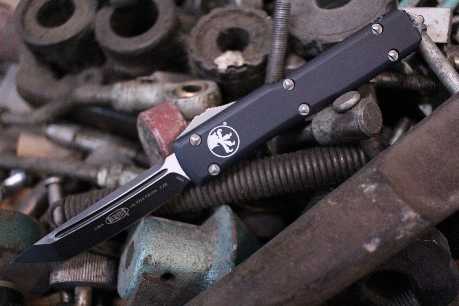 Microtech Ultratech 3.4&quot; T/E OTF Automatic Knife, Black / Two Tone ( Pre Owned )