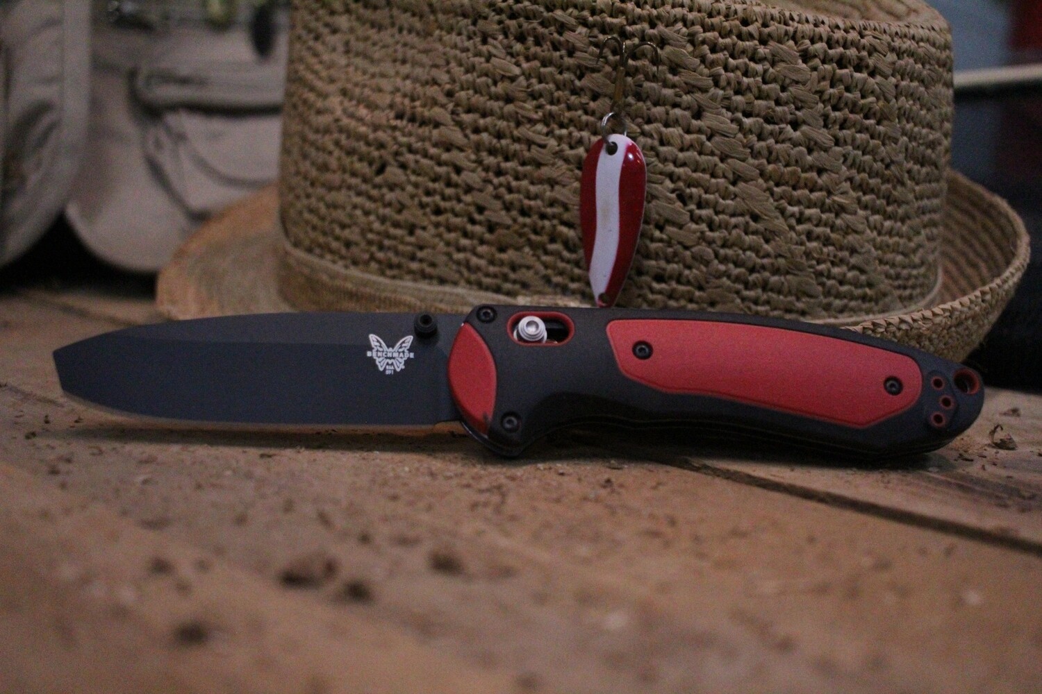 Benchmade Boost 3.43&quot; AXIS-Assist Knife / Black-Red / Black (Prototype)