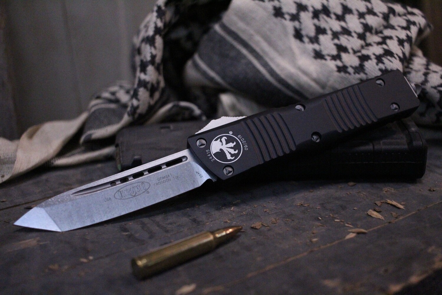 Microtech Combat Troodon 3.8&quot; OTF Automatic Knife, Black / Stonewash