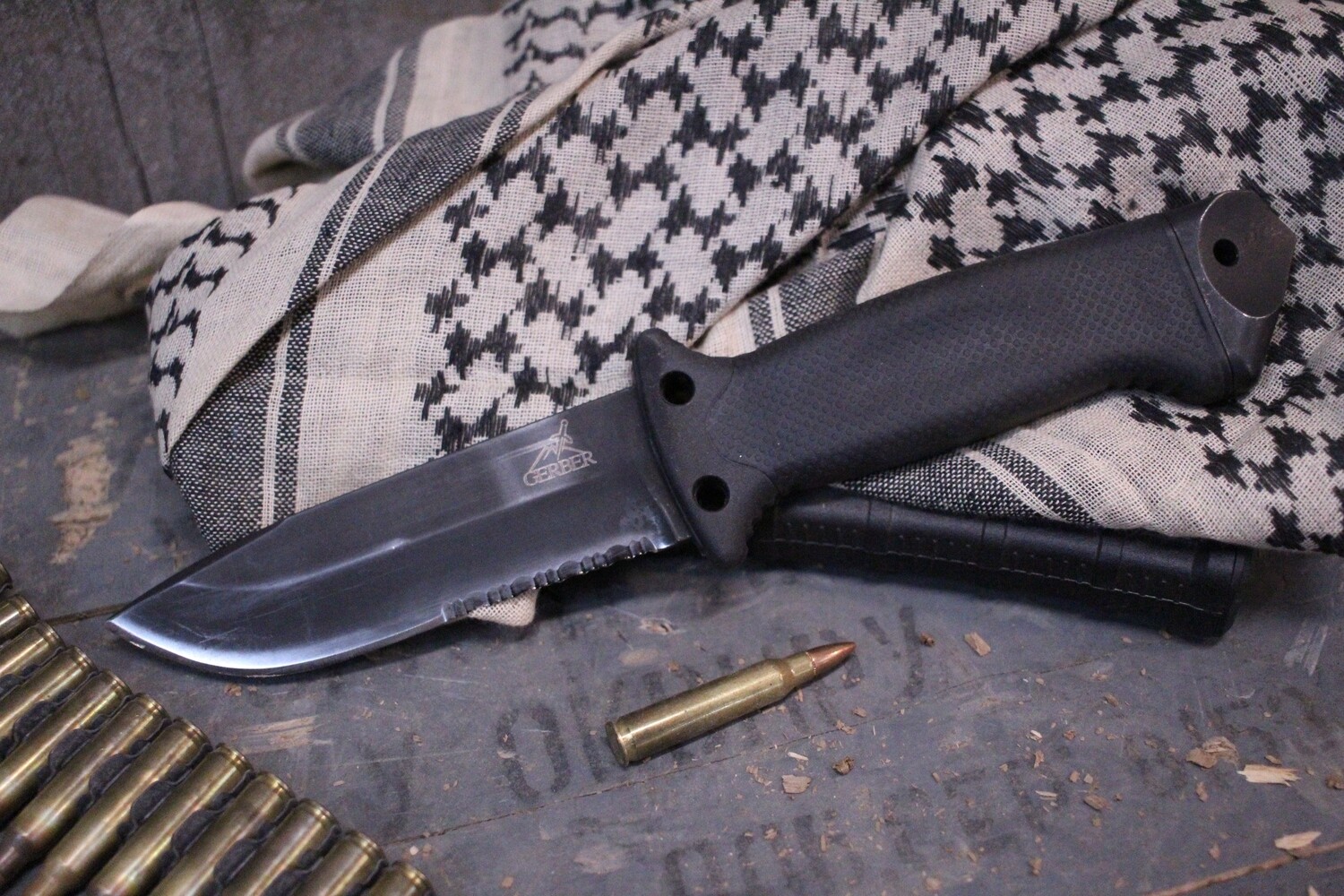 Gerber LMF II Infantry 4.84&quot; Fixed Blade Combat Knife / Black Polymer / Black Serrated ( Pre Owned )