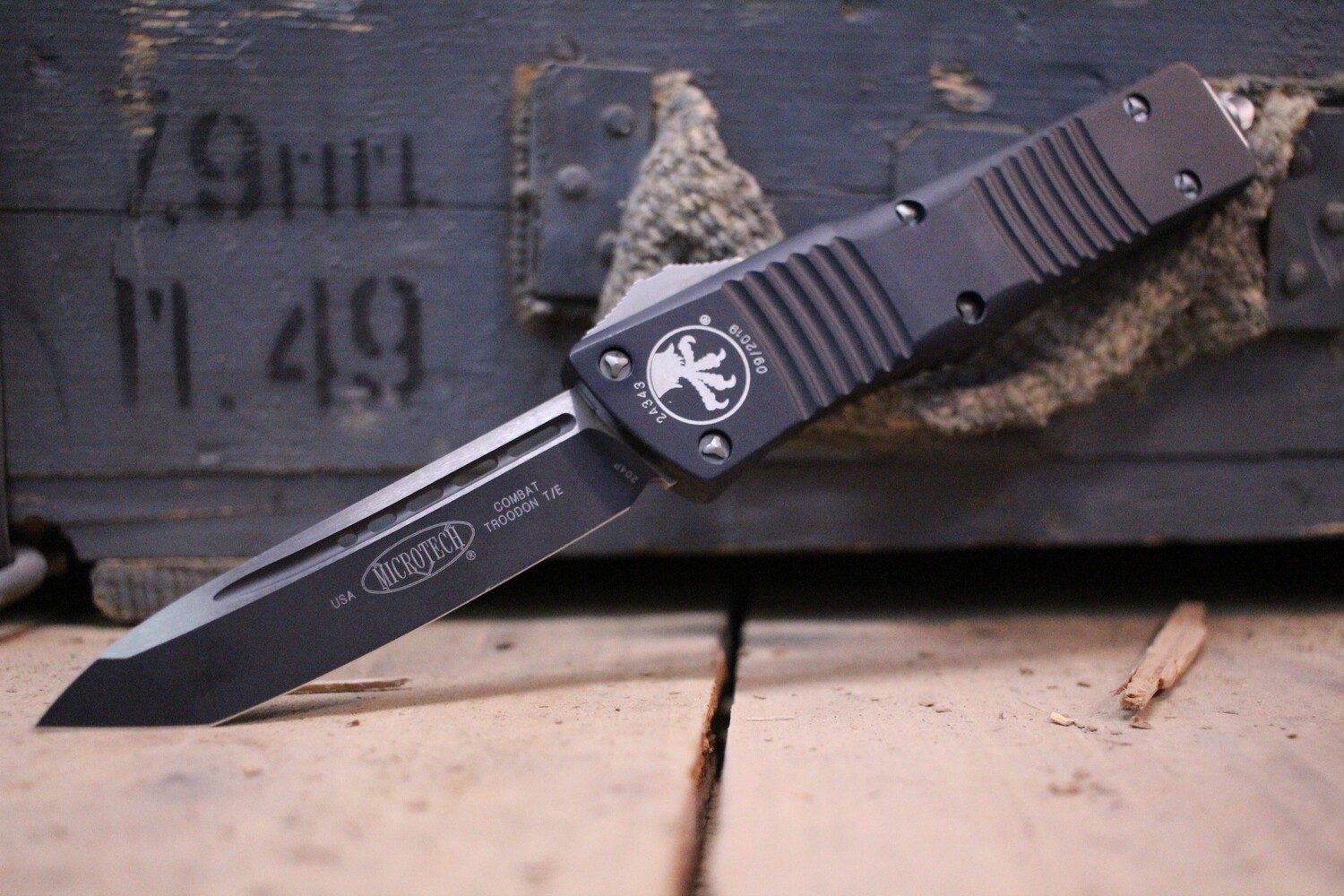 Microtech Combat Troodon 3.8&quot; OTF Automatic Knife, Black / Two Tone Tano Edge ( Pre Owned )