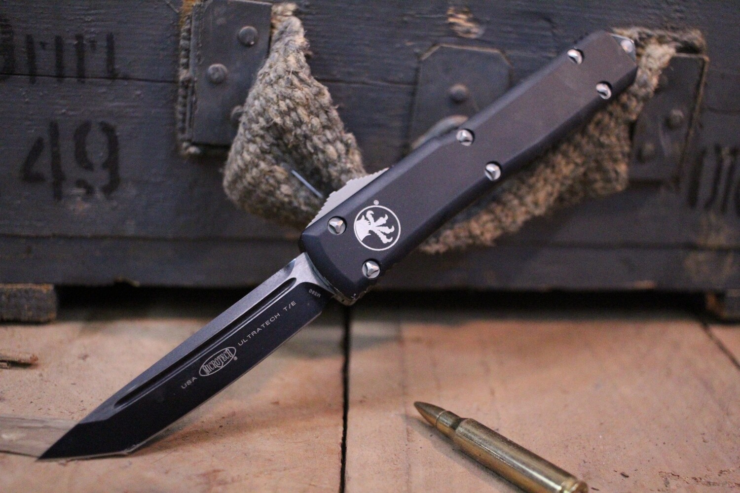 Microtech Ultratech T/E 3.4&quot; OTF Automatic Knife, Black / Two Tone ( Pre Owned )