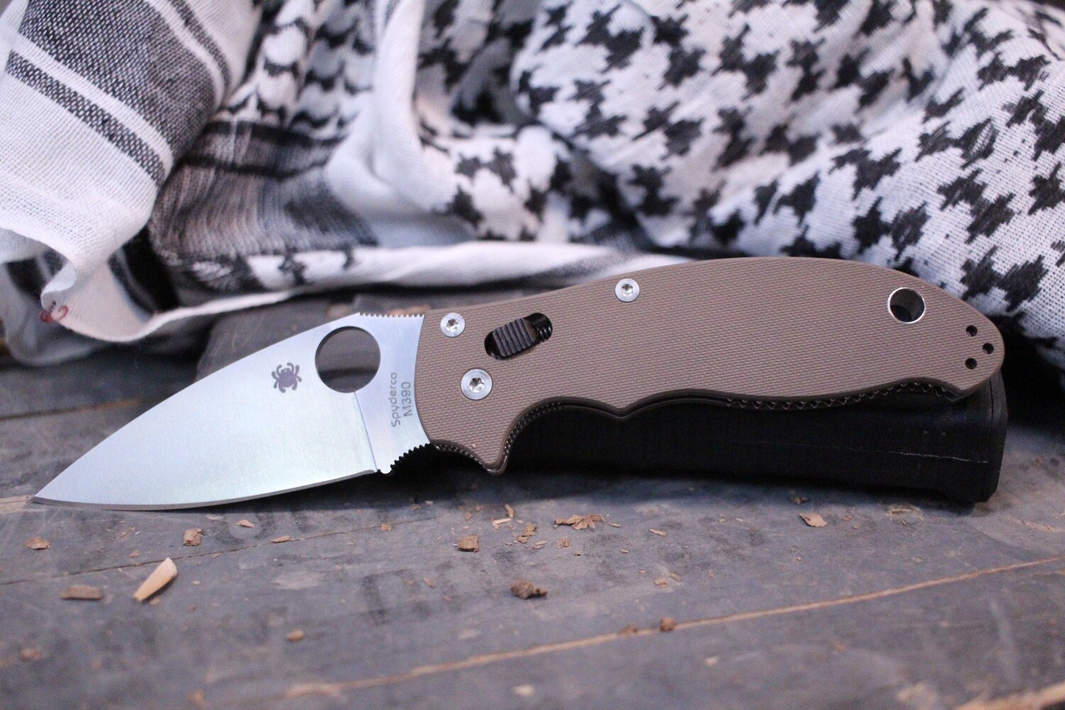Spyderco Manix 2 3.375&quot; Folding Knife, Brown G-10 / Satin M390 ( Pre Owned )