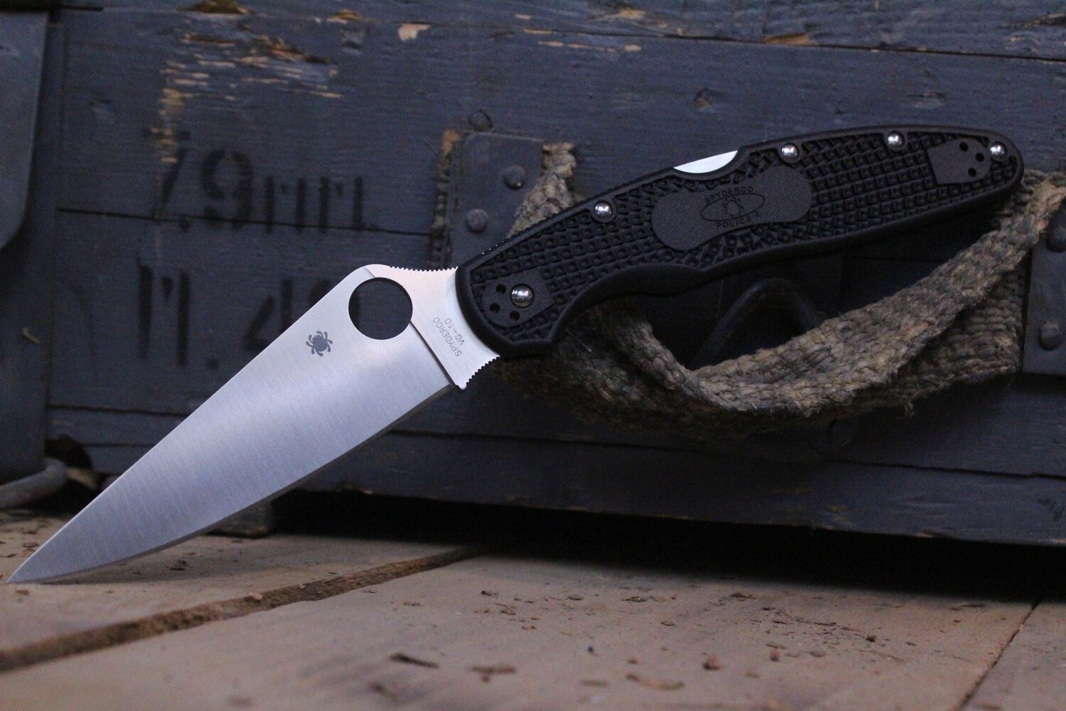 Spyderco Police 4 4.125&quot; Lockback Knife,  Black FRN / Satin ( Pre Owned )