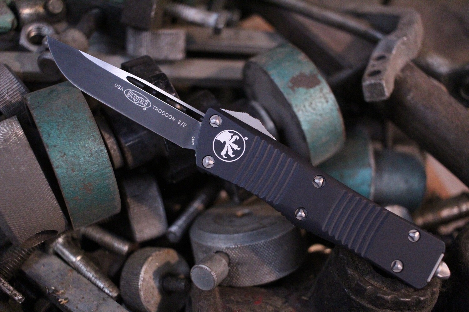 Microtech Troodon S/E 3&quot; OTF Automatic Drop Point,  Black / Two Tone ( Pre Owned )