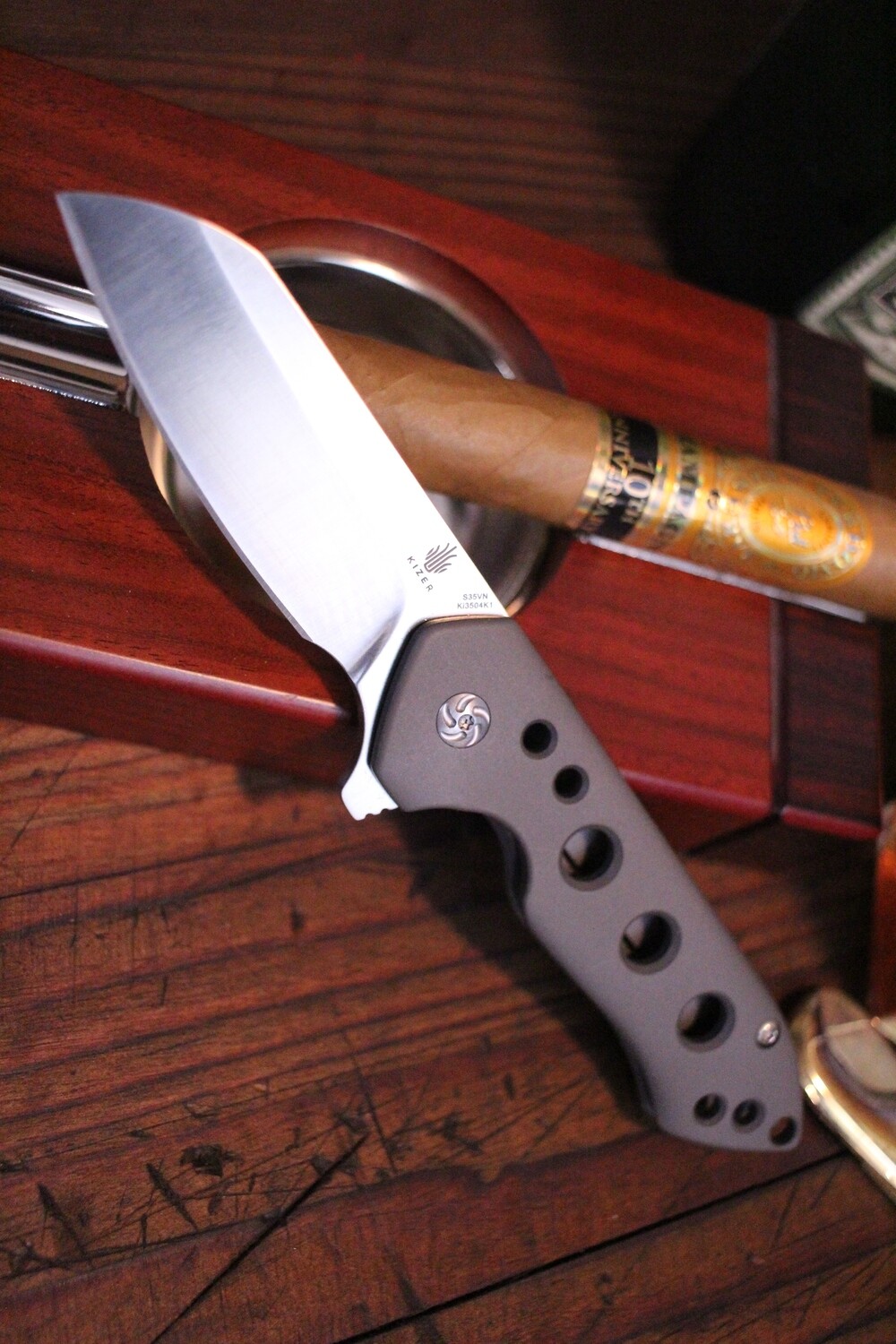 Kizer Degnan Guru 3&quot; Flipper Knife, Contoured Titanium / Satin