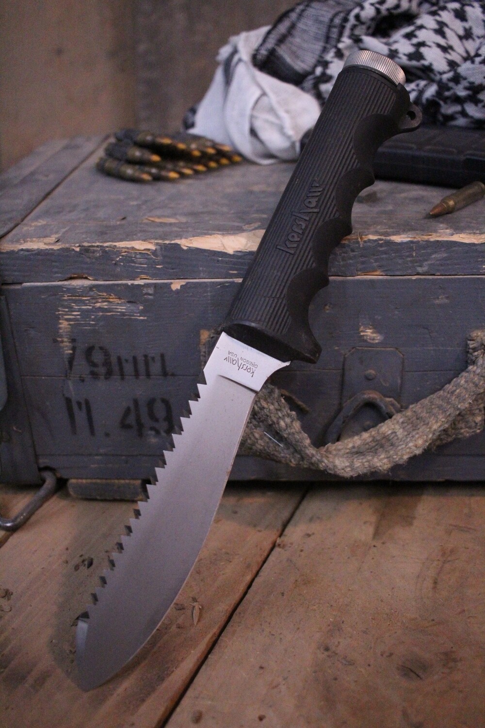 Kershaw Classic Survival 6.25&quot; Fixed Blade, Rubber / Satin Saw Back ( Pre Owned )