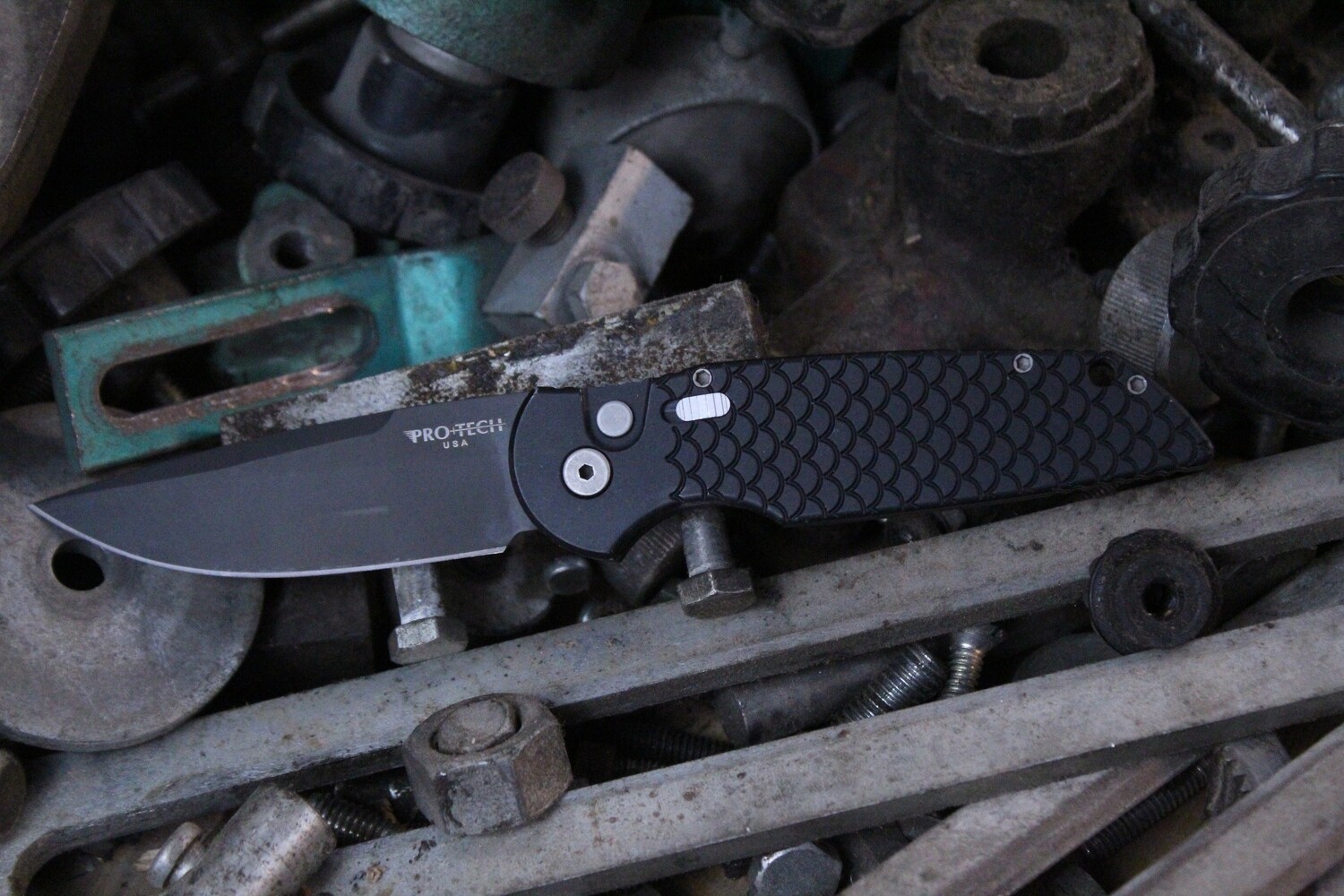 Pro-Tech TR-3 X1 M 3.5&quot; Automatic Knife / Black Fish Scale / Black / 154 CM ( Pre Owned )