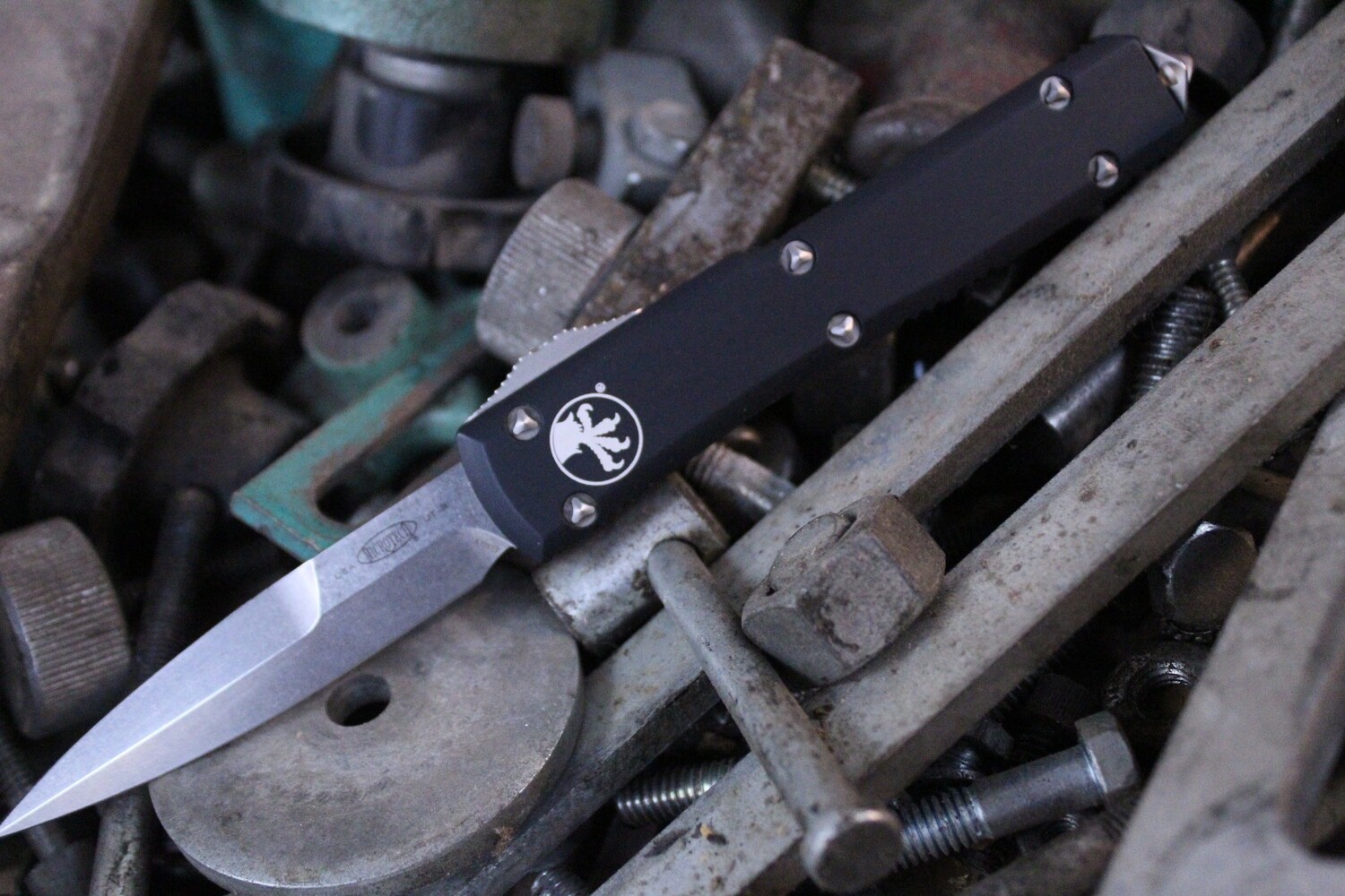 Microtech Ultratech Bayonet 3.4&quot; OTF Automatic Knife, Black / Stonewashed ( Pre Owned )