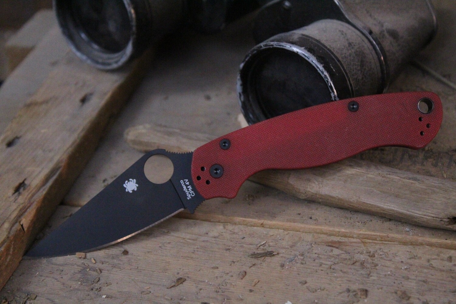 Spyderco Paramilitary 2 3.44 Folding Knife / Red G-10 / DLC 4V ( Pre Owned )