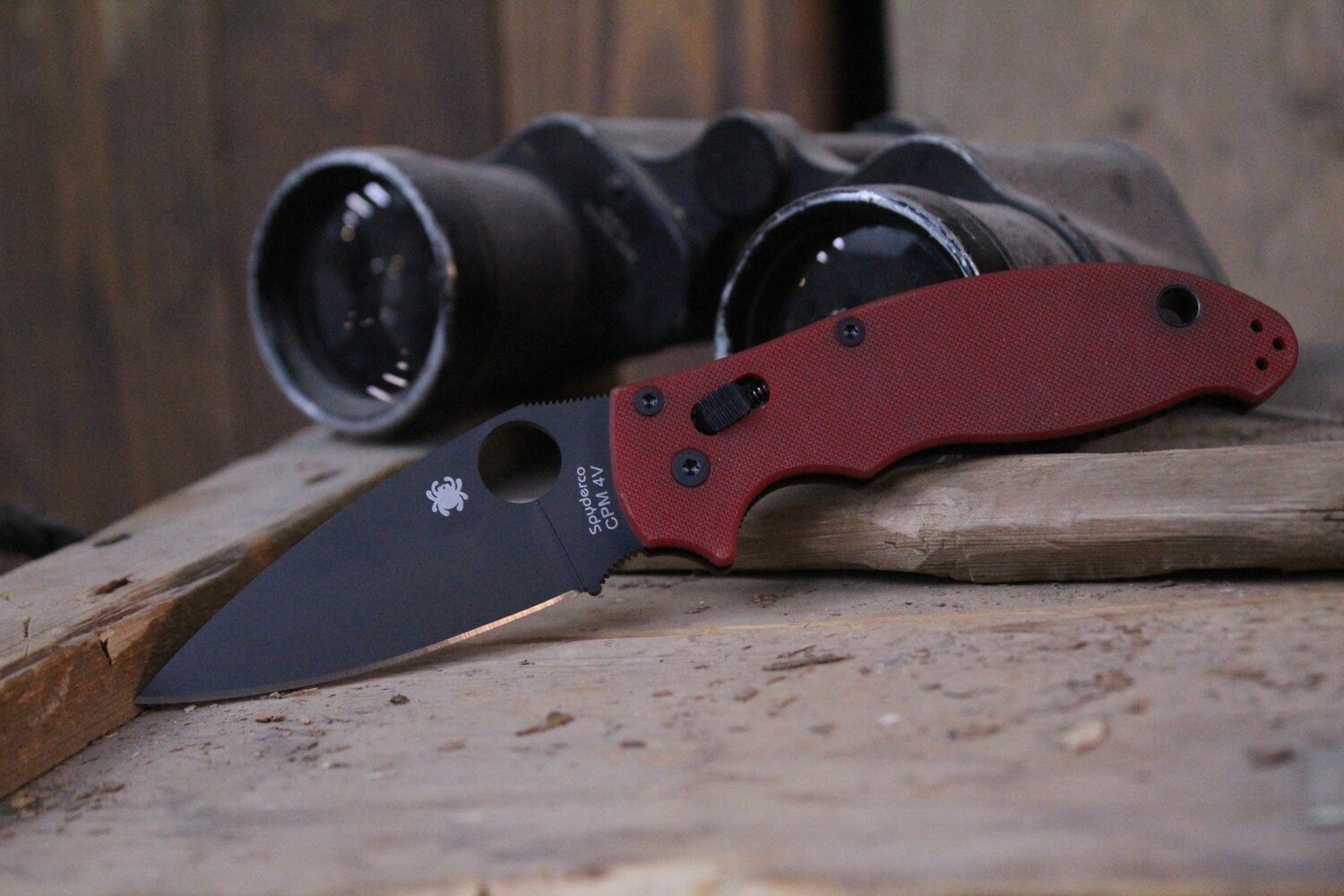 Spyderco Manix 2 3.375&quot; Folding Knife / Red G-10 / DLC 4V ( Pre Owned )